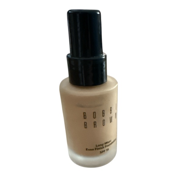 Bobbi Brown Long-Wear Even Finish Foundation SPF 15 - Natural - Picture 3 of 4